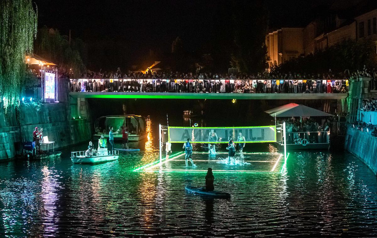 Odbojka na Ljubljanici | Na Ljubljanici bodo danes potekali odbojkarski boji. | Foto Grega Valančič/Sportida