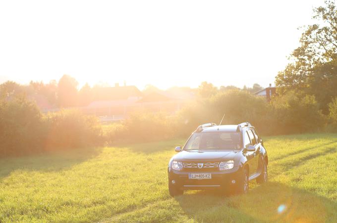 Dacia je dusterju namenila tudi samodejni dvosklopčni menjalnik EDC, ki ga poznamo iz Renaultovih avtomobilov. Ta menjalnik ni na voljo v kombinaciji s štirikolesnim pogonom. | Foto: Gregor Pavšič