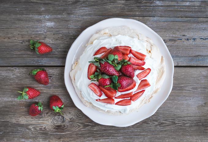 Pavlova vas bo zasvojila že po prvem grižljaju. | Foto: Getty Images