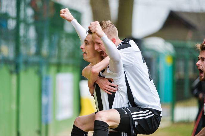 Rok Sirk | Rok Sirk je prvi strelec tekmovanja. | Foto Mario Horvat/Sportida