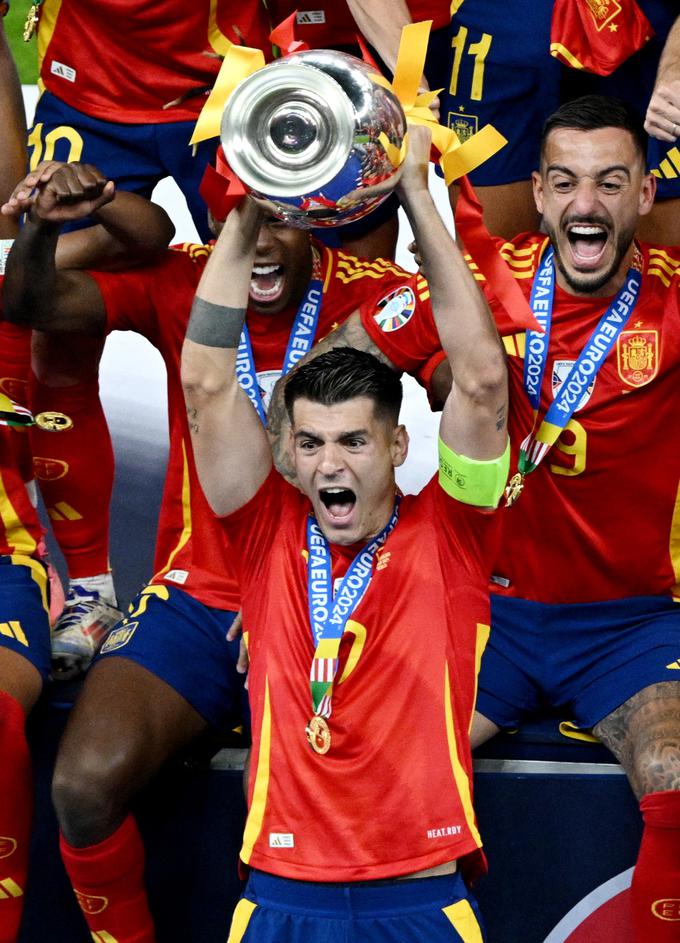 Alvaro Morata je vesel podpore soigralcev. | Foto: Reuters