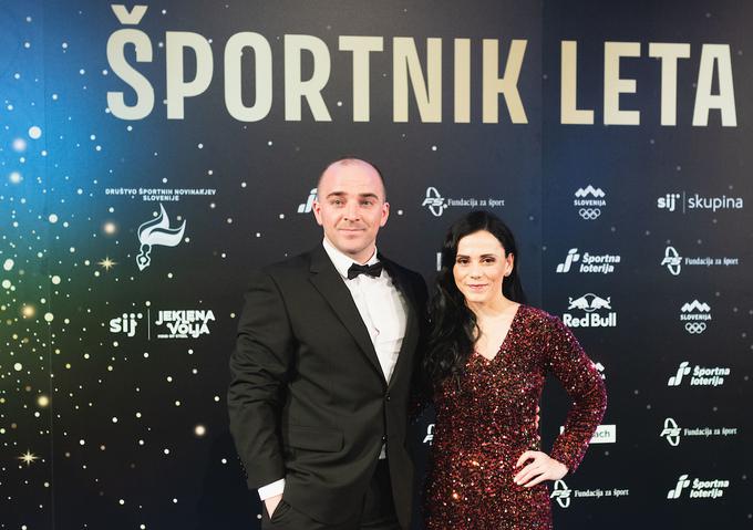 Kotnikova se je slavnostnega večera v Cankarjevem domu udeležila s partnerjem Željkom Stevićem. | Foto: Grega Valančič/Sportida