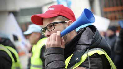 Boštjan Udovič: Dol z zdravniki, profesorji in uradniki!