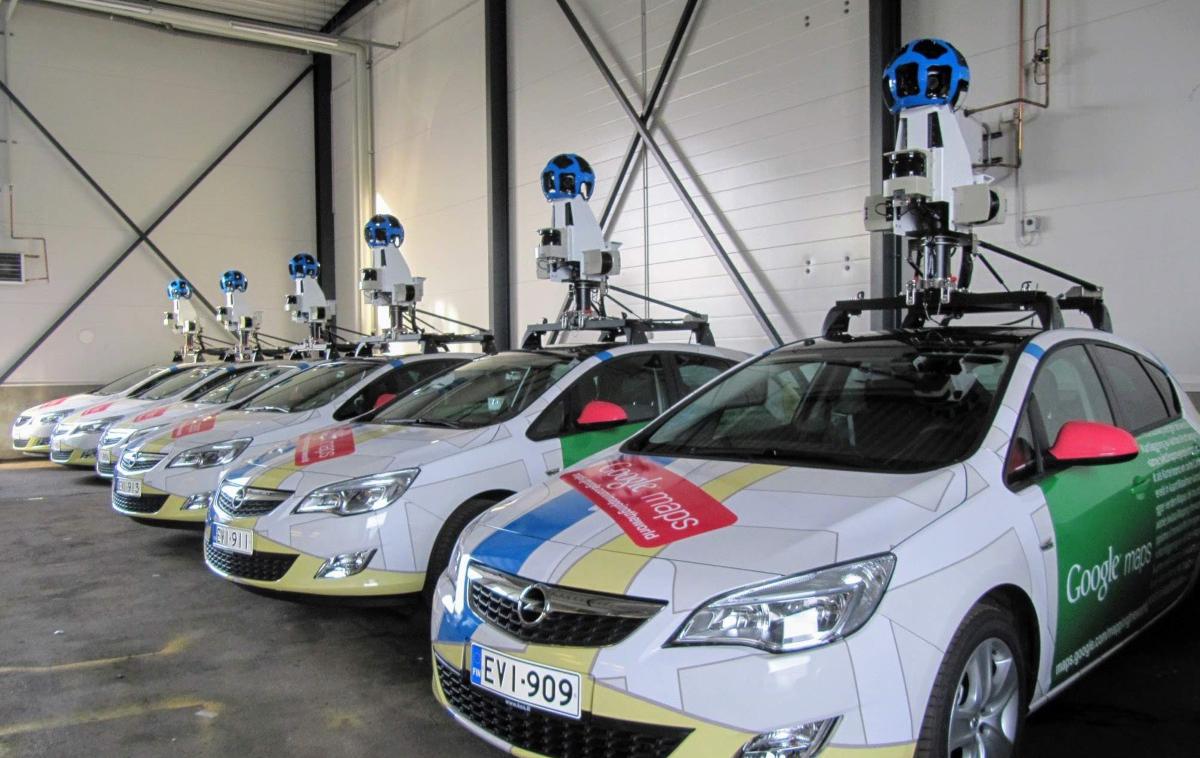 Google Street View | Flota Googlovih avtomobilov, ki smo jih lahko do zdaj že dvakrat videli tudi v Sloveniji. V Evropi so najpogosteje znamke Opel ali Volkswagen. | Foto STA