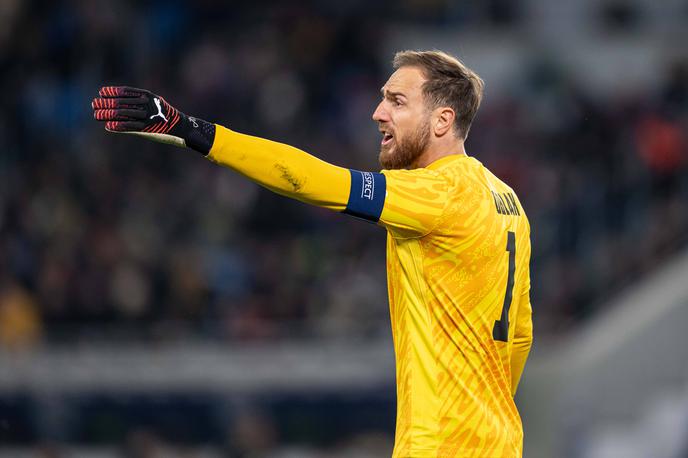 slovenska nogometna reprezentanca Slovenija : Slovaška Jan Oblak | Jan Oblak je z nekaj obrambami reševal Slovence v Bratislavi. | Foto Guliverimage