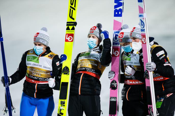 Norvežani ekipna tekma Planica | Norveški skakalci so ubranili naslov ekipnih svetovnih prvakov v poletih. Naslednje SP na največji napravi bodo gostili prav Vikingi, in sicer čez dve leti v Vikersundu. | Foto Vid Ponikvar