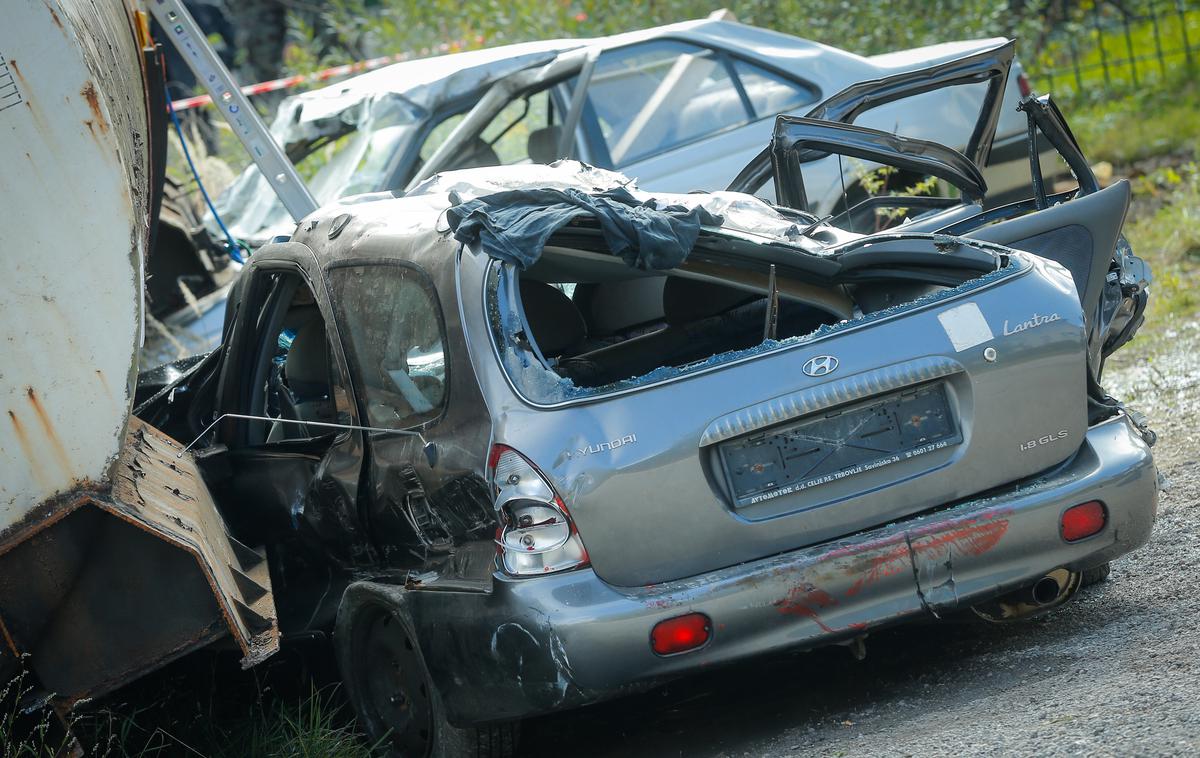 neregistriran avto | Za take neregistrirane avtomobile z dvorišča bomo v prihodnje plačevali nov davek. | Foto Ministrstvo za infrastrukturo