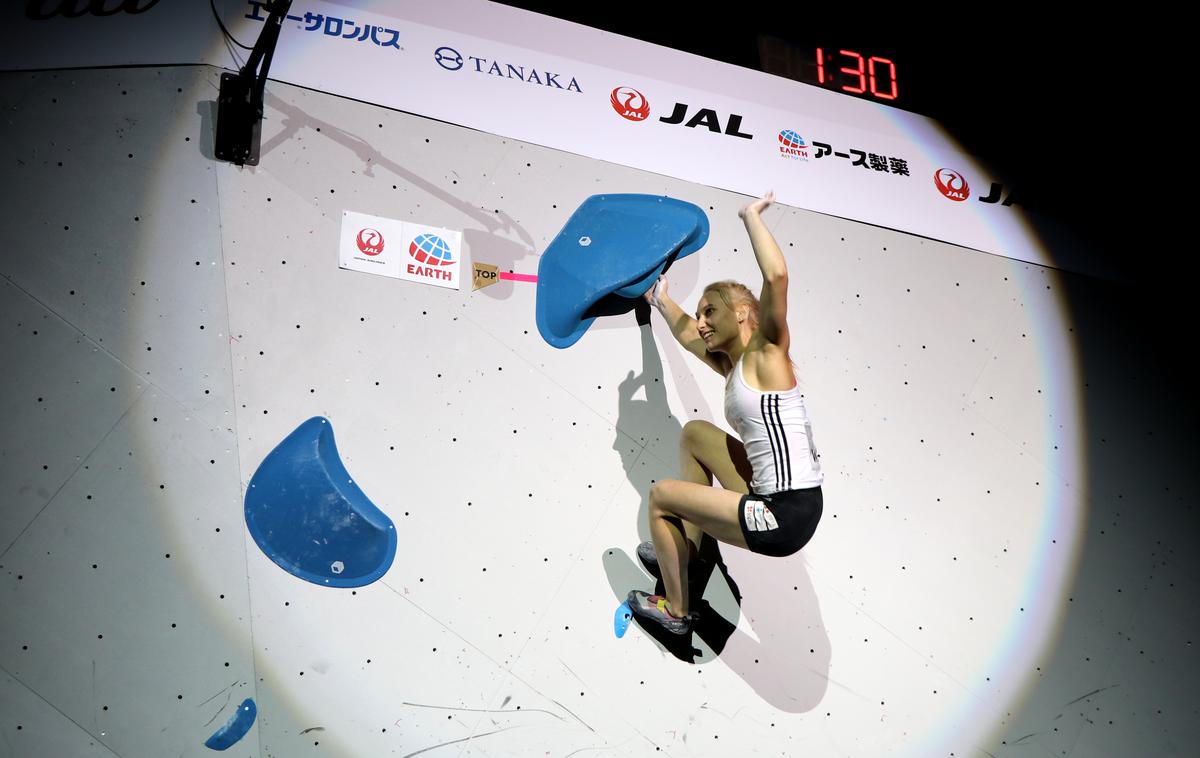 Janja Garnbret Hočiodži finale | Janja Garnbret je na Japonskem ubranila naslov svetovne prvakinje v balvanih. To je že njena četrta zlata medalja s svetovnih prvenstev, v zbirki pa ima še eno srebrno. Na balvanih je nepremagljiva že od aprila lani. | Foto Manca Ogrin