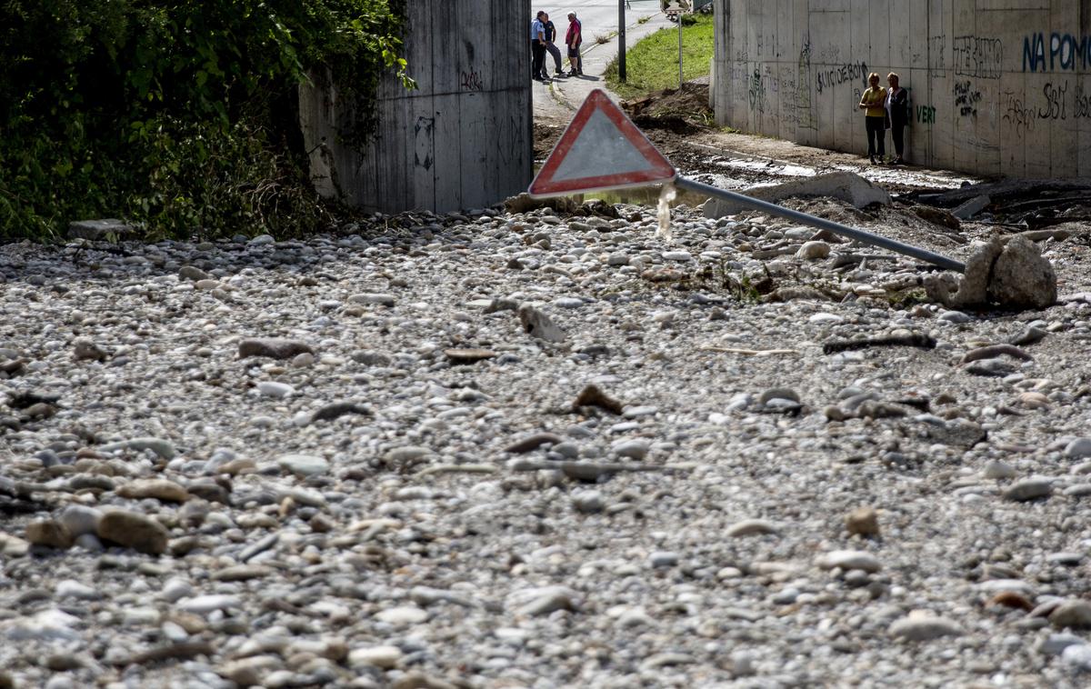 Poplave | Sodelujoče so v začetku ankete prosili, da z nekaj besedami ali stavki opišejo svoje misli, občutja ali dognanja v zvezi z zadnjo naravno nesrečo. Najbolj pogosto so jo doživeli kot katastrofo, sledijo pa opisi, kot so groza in grozljivo ter žalost in žalostno. | Foto Ana Kovač