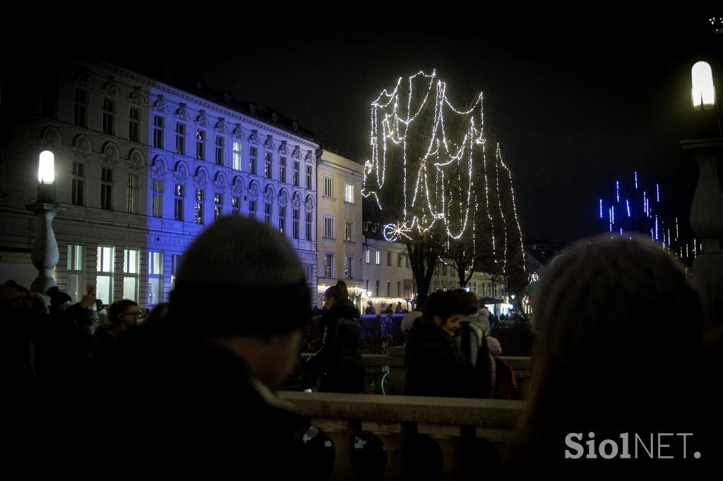 Ljubljana praznična okrasitev lučke december