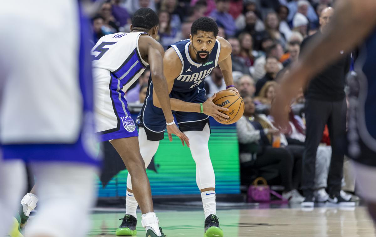 Spencer Dinwiddie | Spencer Dinwiddie je za Dallas dosegel 30 točk. | Foto Guliverimage