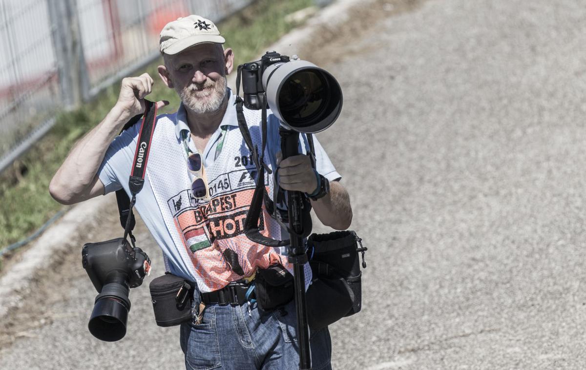 Veljko Jukič | Veljko Jukič se je leta 1975, v sedmem razredu osnovne šole, kot gledalec odpravil na prvo dirko, pet let pozneje je od tam prvič tudi uradno poročal. Do danes je formula ena, ob preostalih številnih ljubeznih, med katerimi je tudi karate, postala način življenja. | Foto Bor Dobrin