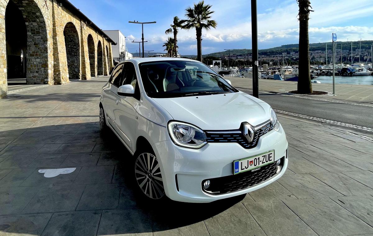 Renault twingo electric ZE | Renaultove težave z dobavami in proizvodnjo imajo neposreden vpliv tudi na delovne procese v novomeškemm Revozu. Tam poleg twinga izdelujejo tudi model clio. | Foto Gregor Pavšič