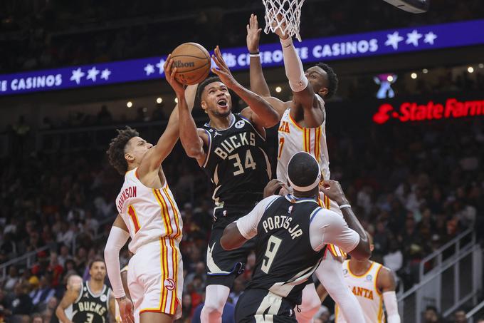 Giannis Antetokounmpo in soigralci so doživeli prvi poraz v tej sezoni. | Foto: Reuters