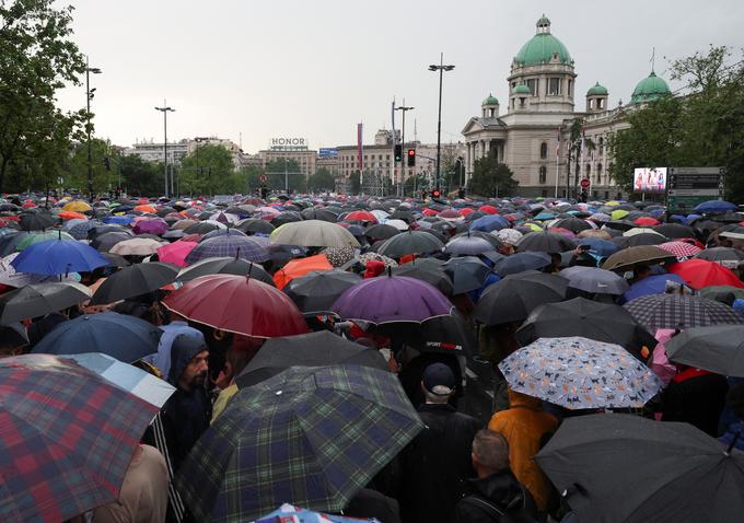 Proteste proti nasilju proevropska opozicija organizira po dveh strelskih napadih, ki sta pretresla državo. | Foto: Reuters