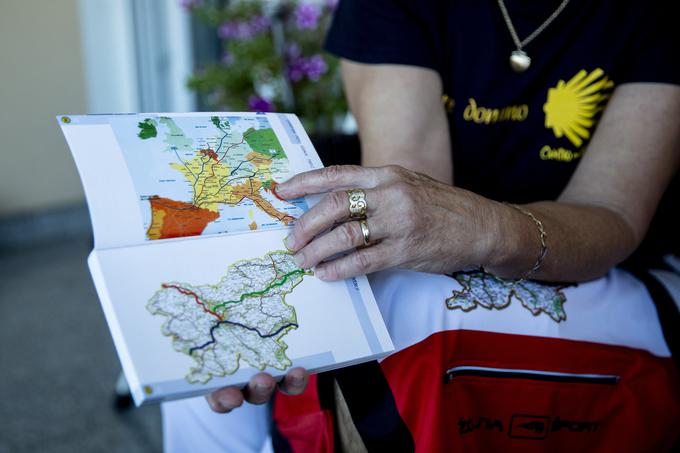 V Sloveniji obstajajo štiri veje Jakobove poti, najnovejša (Belokranjsko-kočevsko kolesarska Jakobova pot) še ni vrisana v vodnik Slovenska kolesarska Jakobova pot.  | Foto: Ana Kovač