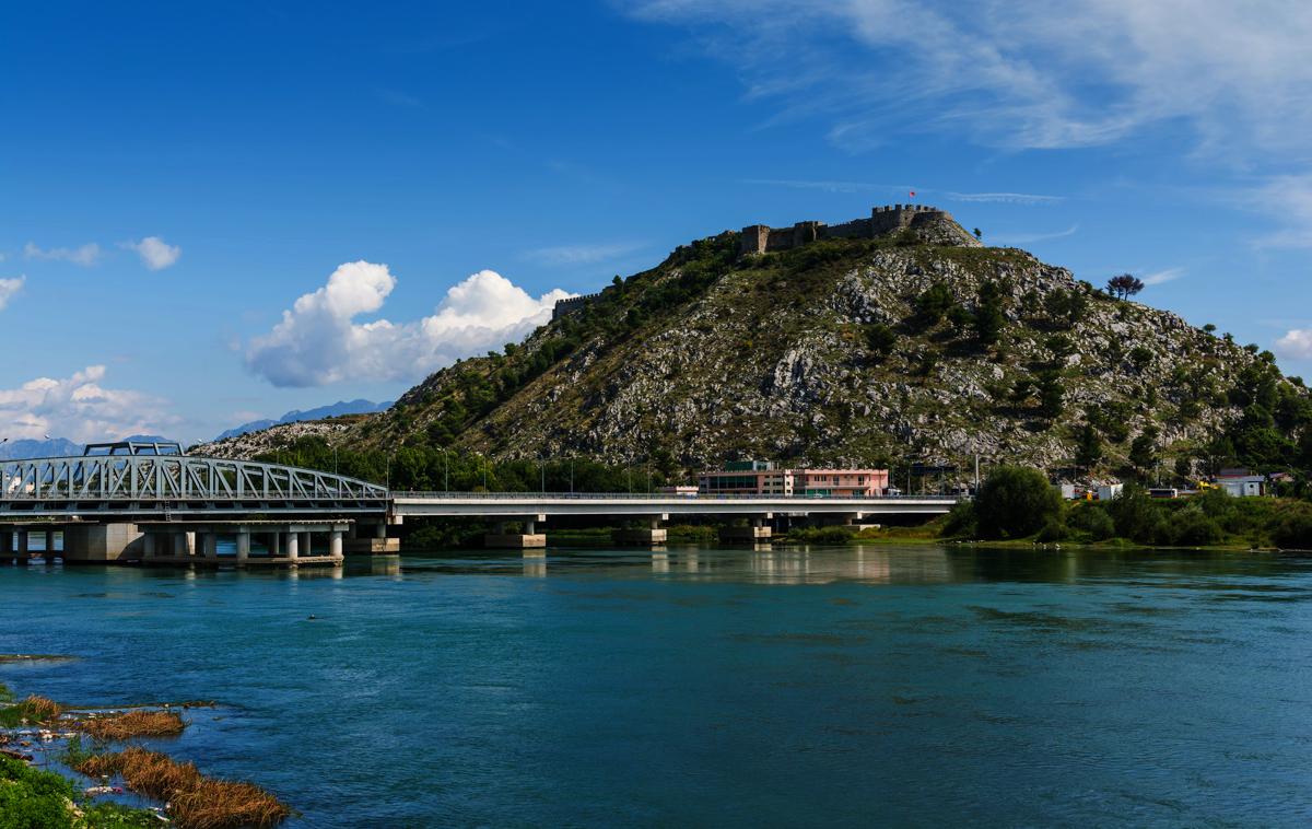 Albanija, grad, grad Rozafa | Grad Rozafa stoji na strmem griču na jugu mesta Skader. | Foto Shutterstock