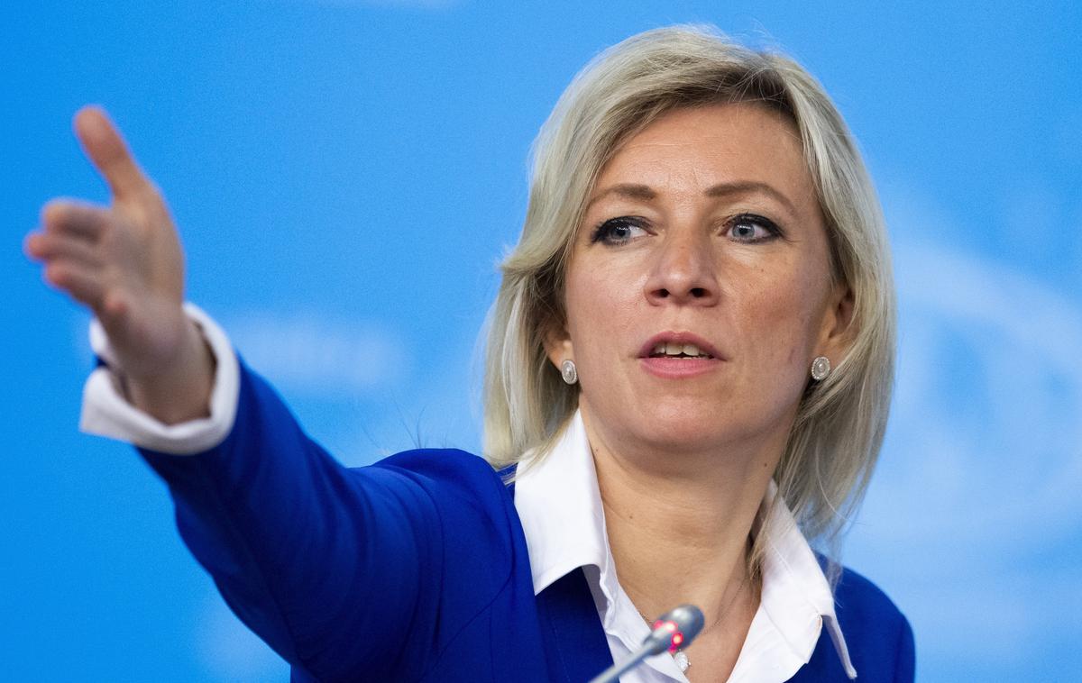 Maria Zaharova, tiskovna predstavnica ruskega zunanjega ministrstva | Tiskovna predstavnica ruskega zunanjega ministrstva Marija Zaharova je za rusko tiskovno agencijo Tass medtem povedala, da je bila 35-letna Hartogova akreditirana samo kot novinarka tednika De Groene Amsterdammer in ne Politica. Lani je po njenih besedah objavila samo pet člankov, kar "samo po sebi sproža vprašanja o dejanskih ciljih njenih dejavnosti". | Foto Guliverimage/AP