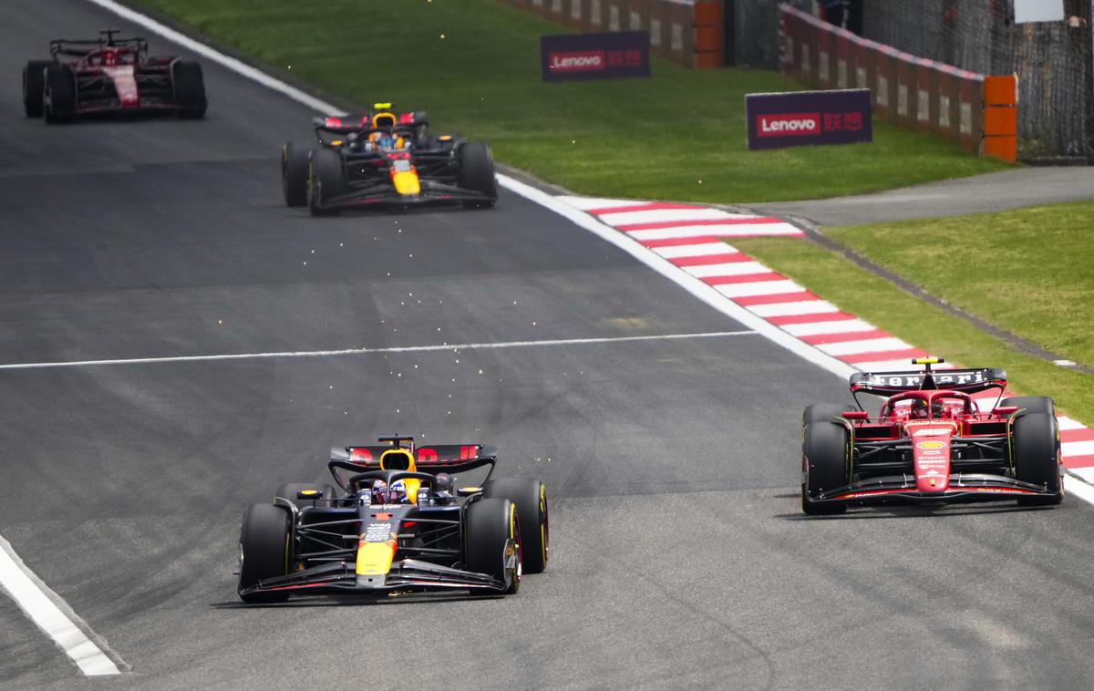 VN Kitajske Max Verstappen Red Bull Carlos Sainz Ferrari | Max Verstappen je dobil tri letošnje dirke, v Avstraliji pa je bil najboljši Carlos Sainz. | Foto Guliverimage