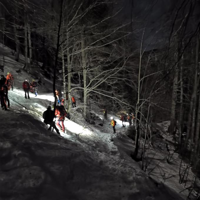 Reševalna akcija pod Komno | Foto: Borut Gogala