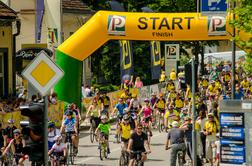 Kolesarji zavzeli najstarejše slovensko mesto  #foto #video