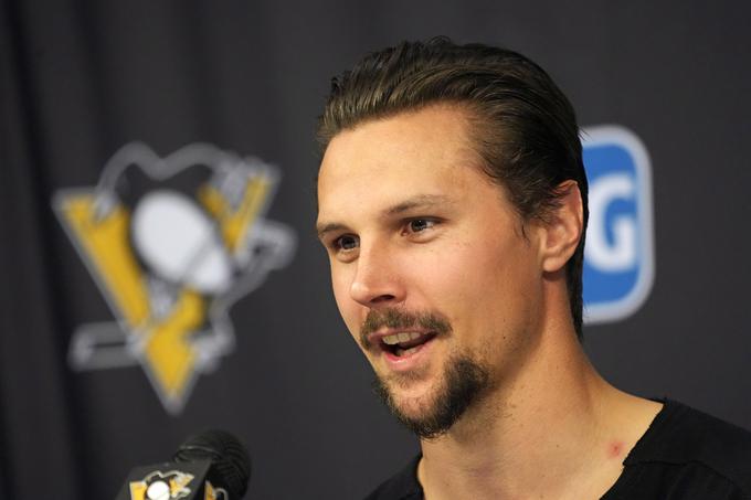 Erik Karlsson je na treningu Pittsburgha nosil ščitnik vratu. | Foto: Guliverimage