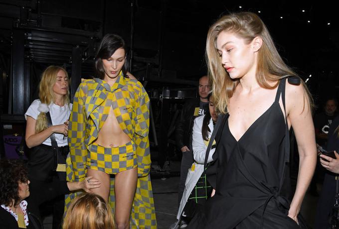 Bella in Gigi sta bili pretreseni zaradi incidenta, je razkril njun oče. | Foto: Getty Images