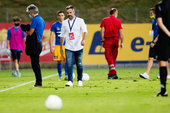 Razočarani trener Celja Dušan Kosić po zadnjem sodnikovem žvižgu. | Foto: Grega Valančič/Sportida