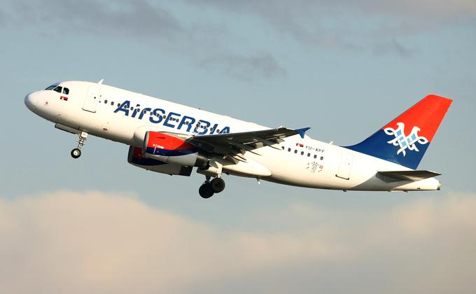 Letalo airbus A319 v barvah srbskega nacionalnega letalskega prevoznika. | Foto: Reuters