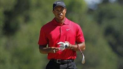 Tiger Woods poškodovan