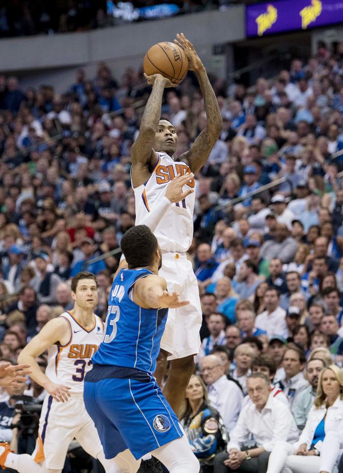 Jamal Crawford je 10. aprila 2019 nasul Dallasu kar 51 točk, čeprav ga trener ni uvrstil v začetno peterko. | Foto: Reuters