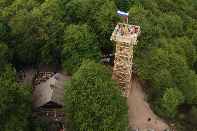 Zavetišče na Planini je trenutno v gradbeni fazi. Prejšnjega so zaradi dotrajanosti in neustreznosti podrli, novo pa bo vrata odprlo predvidoma oktobra ali novembra letos. | Foto: 