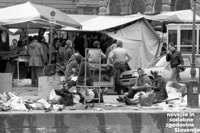 Na sejem Ponte Rosso v Trstu se je izza železne zavese ob koncu tedna odpravilo tudi sto tisoč ljudi. | Foto: Nace Bizilj, hrani: MNSZS