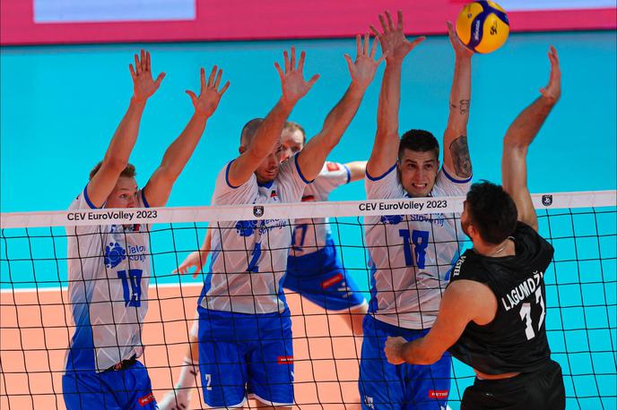 slovenska odbojkarska reprezentanca, Alen Pajenk | Slovenski odbojkarji so v Varni zaostajali z 0:2, nato pa po velikem preobratu s 3:2 premagali Turke. | Foto CEV