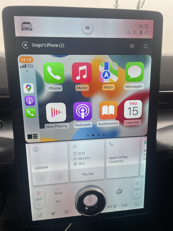 Zanimiva integracija vmesnika Car Play v Fordov infozabavni sistem. | Foto: Gregor Pavšič