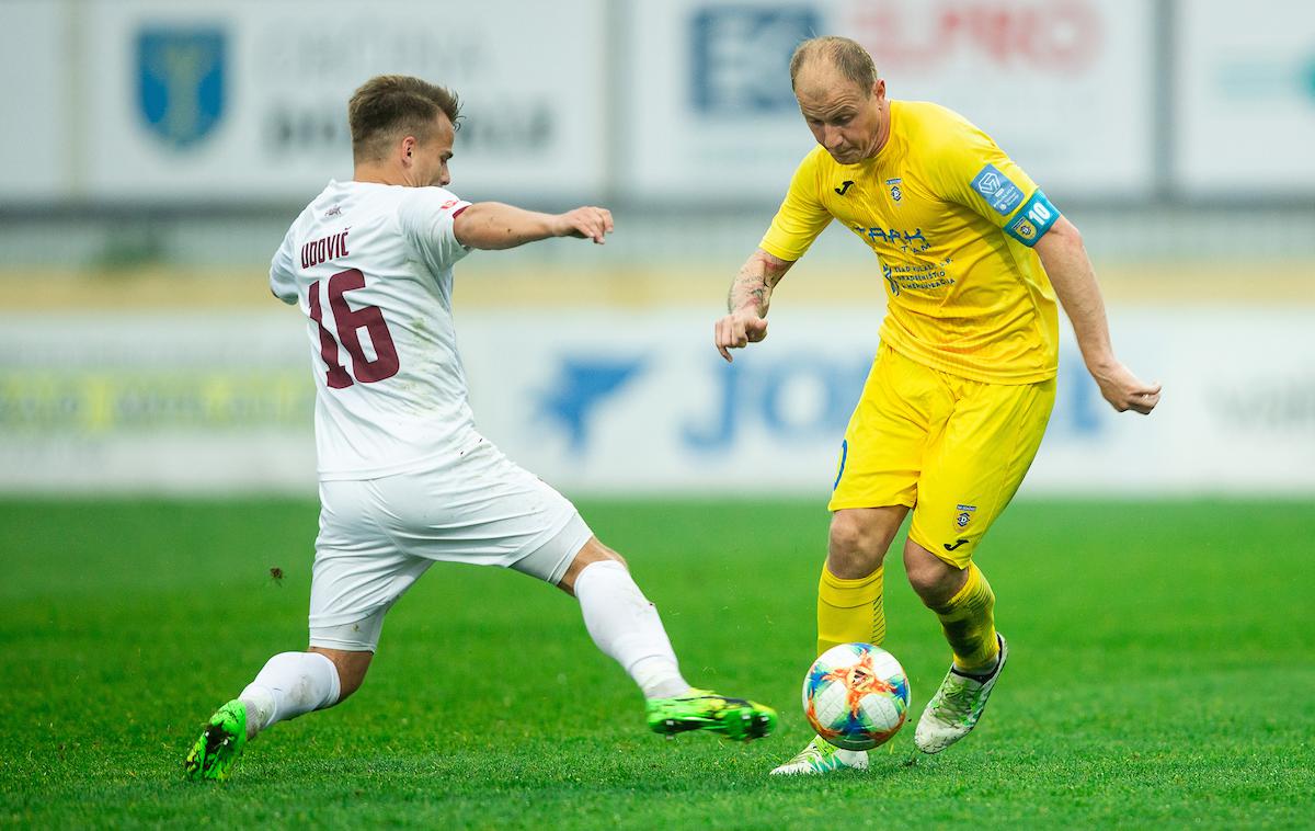 NK Domžale, NK Triglav, Prva liga Telekom Slovenije | Kapetan Domžal Senijad Ibričić je zlahka opravil s Kranjčani. | Foto Vid Ponikvar/Sportida