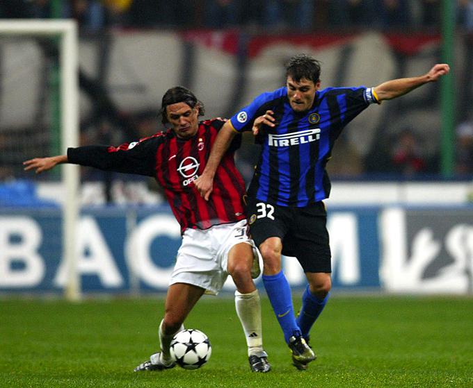 Maldini in Vieri kot rivala na zelenici.  | Foto: Getty Images