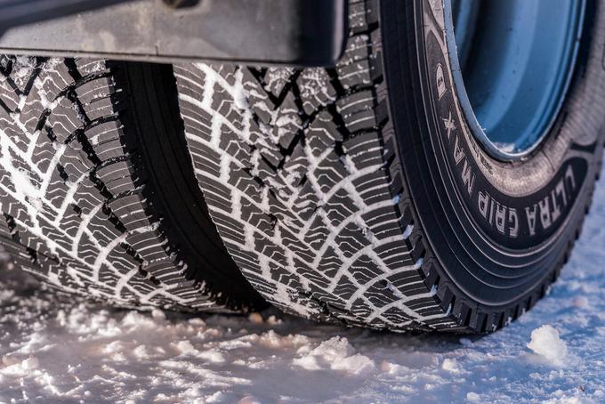 Pri dvojni montaži (tovorna vozila in avtobusi) ne smemo zanemariti tlaka pnevmatike na notranjih kolesih (tovornjaki in avtobusi), namestiti pa je treba tudi ustrezne podaljške ventilov. | Foto: Goodyear