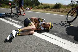 Tour zapušča tudi Cancellara! Pri padcu si je zlomil vretenci v spodnjem delu hrbta.