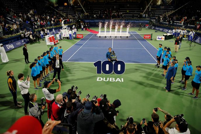 Roger Federer Dubaj | Roger Federer je postal šele drugi tenisač v zgodovini s trimestnim številom osvojenih turnirjev.  | Foto Reuters