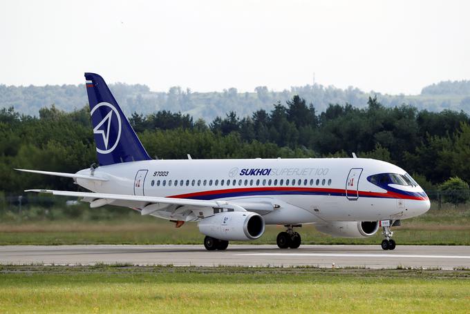 Potniško letalo suhoj superjet 100 lahko sprejme do 98 potnikov, zato Irancem ne more nadomestiti zaradi sankcij propadlih poslov za večja letala drugih proizvajalcev. | Foto: Reuters