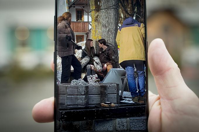 ... pod katero se v seriji Gorske sanje poljubljata glavna junaka Mateja in Rok. | Foto: Ana Kovač