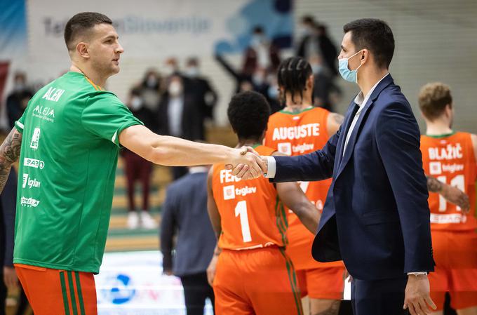 Krka je s porazoma proti Cedeviti Olimpiji v četrtfinalu državnega prvenstva sklenila sezono. | Foto: Vid Ponikvar/Sportida