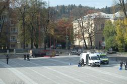 Sumljiv kovček sredi Ljubljane