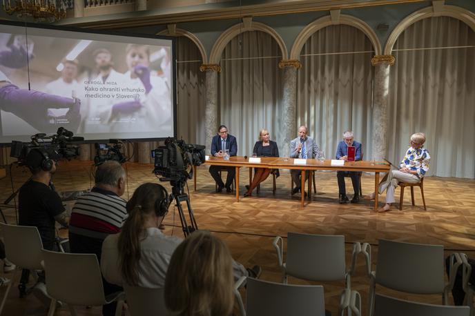 Okrogla miza z naslovom Kako ohraniti vrhunsko medicino v Sloveniji, Marko Jug, Igor Švab, Mojca Matičič | Okrogla miza z naslovom Kako ohraniti vrhunsko medicino v Sloveniji? | Foto STA