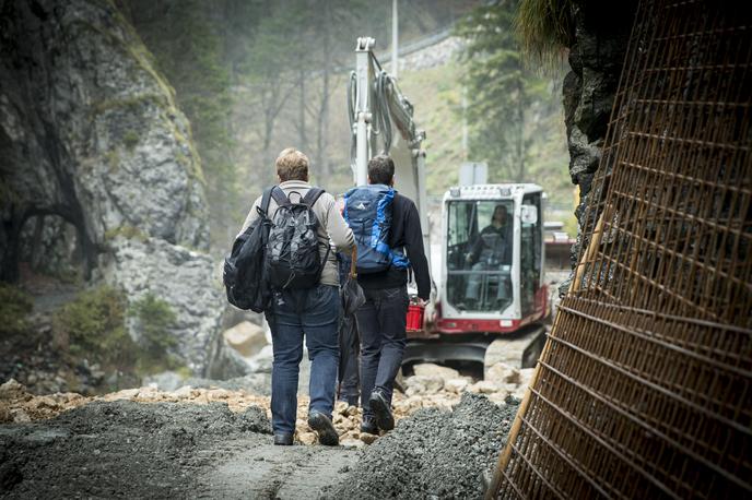 Jelendol Dovžanova soteska | Cesta med Tržičem in Jelendolom bo predvidoma odprta v ponedeljek zvečer, a le za lokalni promet in z določenimi omejitvami.r, je pojasnil poveljnik tržiške civilne zaščite Drago Zadnikar. | Foto Ana Kovač