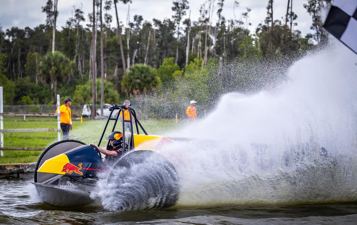 Verstappen FLorida swamp buggy | Max Verstappen na najbolj odbiti dirki do zdaj, močvirski dirki z buggyji. | Foto Red Bull Content Pool