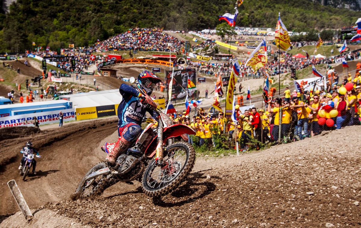 Tim Gajser in navijači | Foto Grega Valančič/Sportida