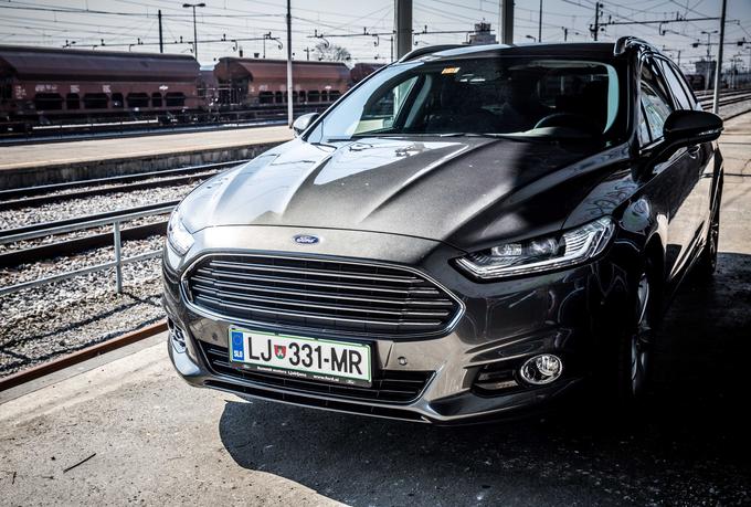 Ford S-max 2.0 TDCi vignale vs. Ford mondeo karavan 2.0 TDCI AWD titanium | Foto: Vid Ponikvar