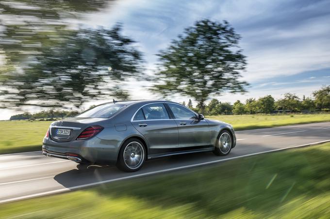 Mercedes-Benz je temelje današnjemu razredu S postavil pred 60 leti, ko je predstavil model 220. Prvi mercedes-benz z oznako razred S so predstavili leta 1972 (serija 116). | Foto: Mercedes-Benz